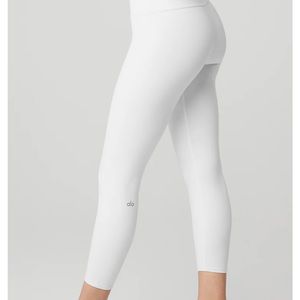 BNWT Alo High Waist Airbrush Legging. Retails for $160.